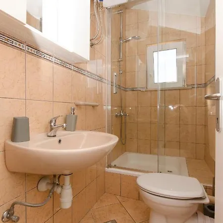 Nyaraló House Ratac Bol